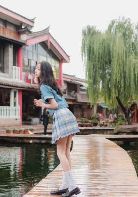 十四岁女孩用爸爸搂睡觉好吗
